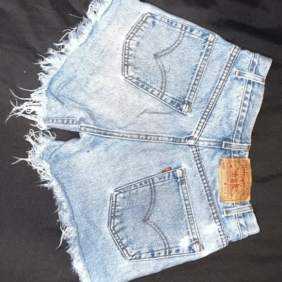 Levi shorts! - Picture 5 of 10